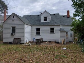 5905 Hampton Blvd in Norfolk, VA - Foto de edificio - Building Photo