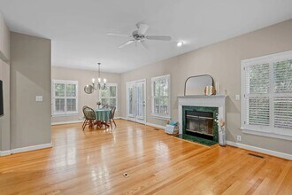 815 N Columbia St in Chapel Hill, NC - Building Photo - Building Photo