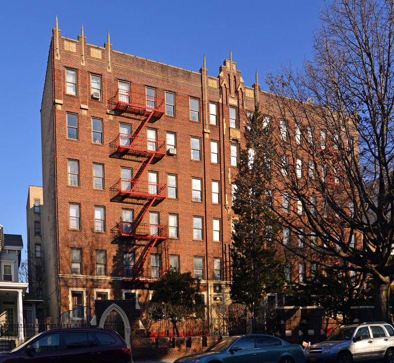 223 Lenox Rd in Brooklyn, NY - Building Photo