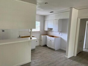 1731 W 7th St in Freeport, TX - Building Photo - Building Photo