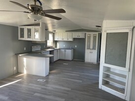 7601 N Hwy Vv in Columbia, MO - Building Photo