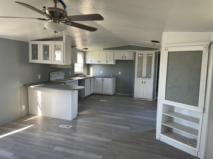 7601 N Hwy Vv in Columbia, MO - Foto de edificio