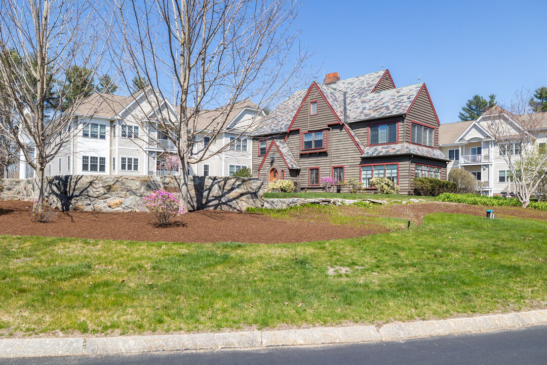 Colliston Yard in Nashua, NH - Building Photo