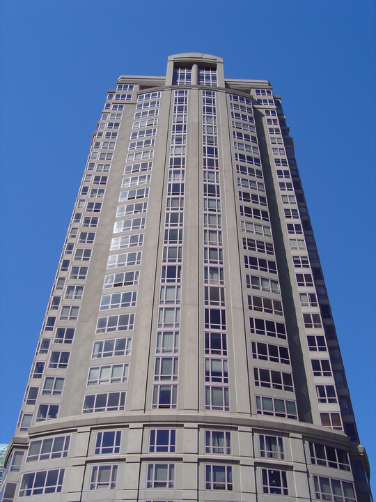 The Oaks at Buckhead in Atlanta, GA - Building Photo