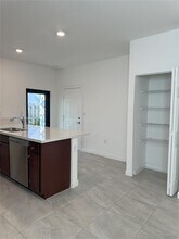 1602 SW 28th Ct in Fort Lauderdale, FL - Foto de edificio - Building Photo