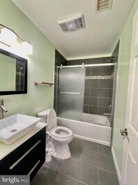 2125 W Seybert St photo'