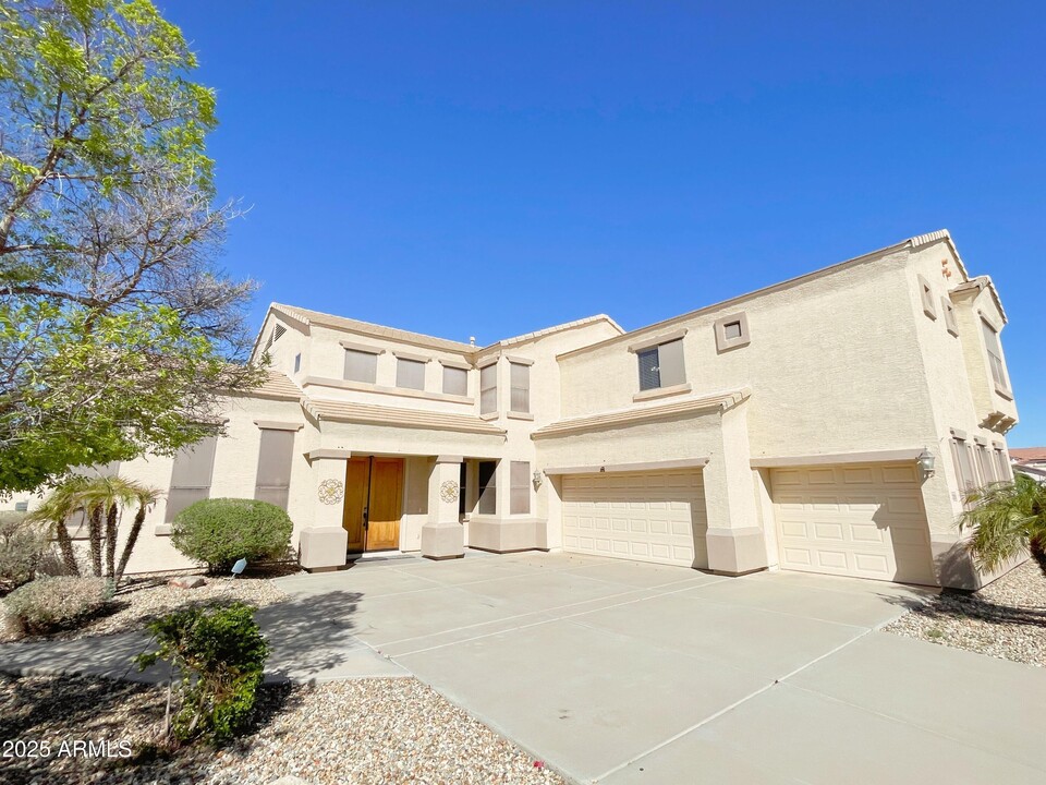 22830 N 32nd Ln in Phoenix, AZ - Building Photo