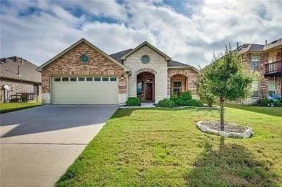 7336 La Mancha in Grand Prairie, TX - Building Photo - Building Photo