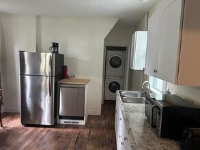 26 Maple St in Dover, NH - Building Photo - Building Photo