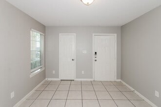 4923 N Cancun Dr in Houston, TX - Building Photo - Building Photo