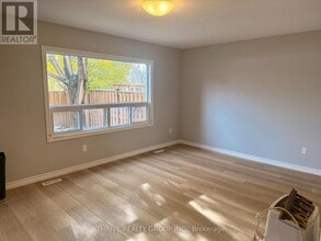 127 Toulon Crescent in London, ON - Building Photo - Building Photo