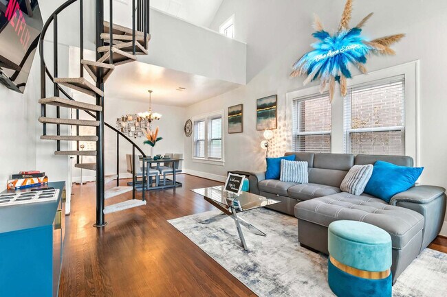 1227 Peden St