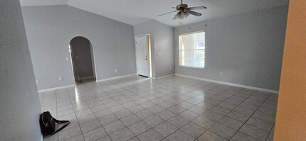 15598 Spring Line Ln in Ft. Myers, FL - Building Photo - Building Photo