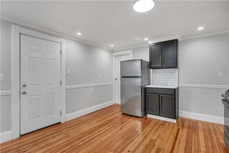 382 Orms St in Providence, RI - Building Photo - Building Photo