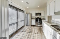 16 Dudley Ct in Bethesda, MD - Foto de edificio - Building Photo