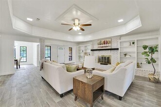 9738 Amberley Dr in Dallas, TX - Building Photo - Building Photo