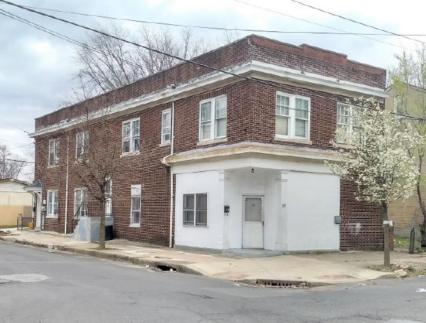 102 Cleveland Ave in Trenton, NJ - Building Photo