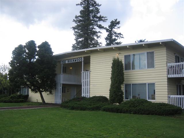 The Rockwood Apartments in Portland, OR - Building Photo