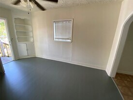 109 Bryan St in Houston, TX - Building Photo