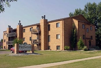 Highwood Apartments in Fargo, ND - Foto de edificio