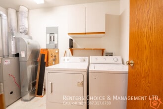 Single Story Unit with Lawn Care Included Ideal for Senior Living in Claresholm, AB - Building Photo - Building Photo