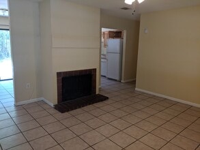 2360 W University Ave in Gainesville, FL - Building Photo - Building Photo