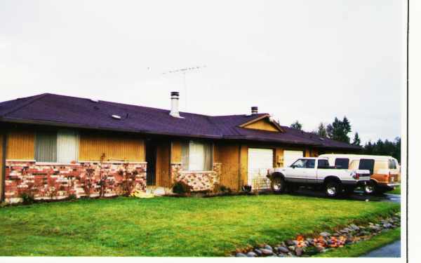 2225-2227 204th St. Ct E in Spanaway, WA - Building Photo