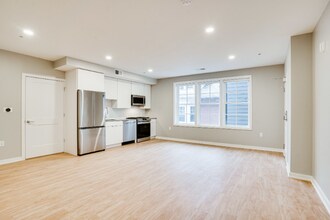 2210 Wisconsin Ave NW in Washington, DC - Building Photo - Building Photo