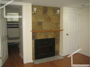 68 Manet Rd in Newton, MA - Foto de edificio - Building Photo
