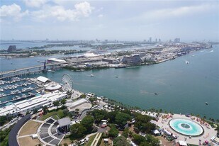 50 Biscayne Blvd in Miami, FL - Building Photo