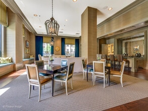 2550 N Lakeview Ave in Chicago, IL - Building Photo - Building Photo