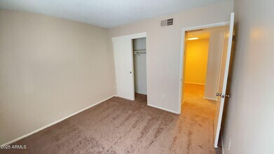 5902 W Golden Ln in Glendale, AZ - Building Photo - Building Photo