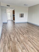 8515 Sunrise Lakes Blvd in Sunrise, FL - Building Photo - Building Photo