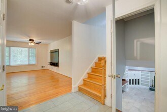 11621 Sourwood Ln in Reston, VA - Building Photo - Building Photo