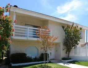 16852 Lynn St in Huntington Beach, CA - Building Photo - Building Photo