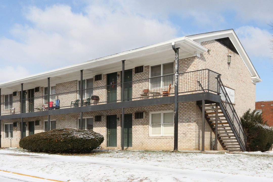 Carriage House Apartments in Lexington, KY - Foto de edificio