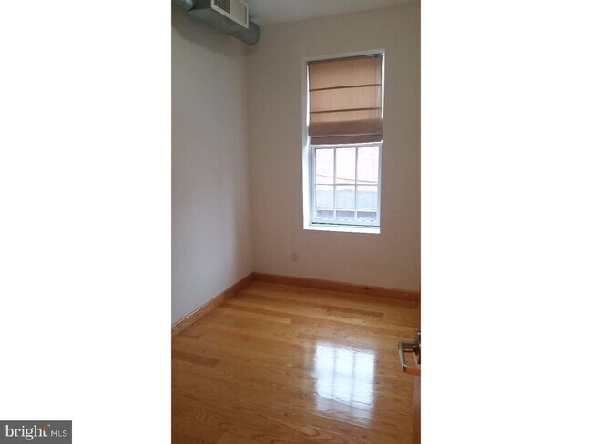 1203 Green St-Unit -2 in Philadelphia, PA - Building Photo - Building Photo