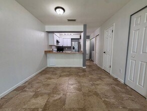 2201 SW 39 Dr in Gainesville, FL - Building Photo - Building Photo