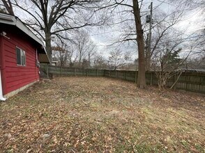 8322 Sagewood Ln in Hazelwood, MO - Foto de edificio - Building Photo