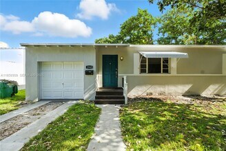 2545 SW 27th Ln in Miami, FL - Building Photo - Building Photo