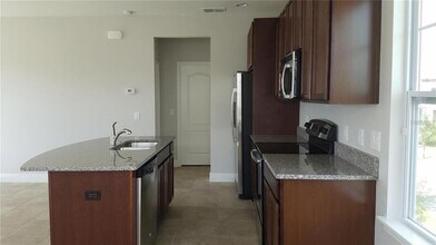 8091 Laureate Blvd, Unit B in Orlando, FL - Building Photo - Building Photo