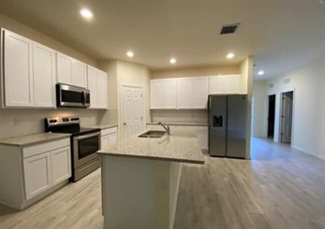 1118 Albert Ave in Lehigh Acres, FL - Building Photo - Building Photo