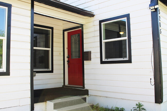 5205 Gordon Ave in Fort Worth, TX - Building Photo - Building Photo