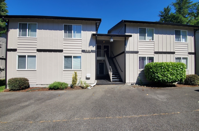 1212 East St SE, Unit B3 in Lacey, WA - Foto de edificio - Building Photo