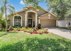 12813 Kings Lake Dr in Gibsonton, FL - Building Photo