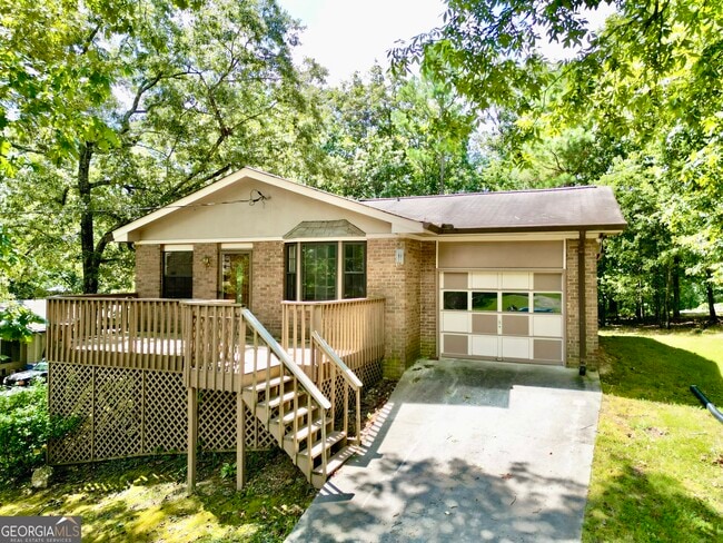 property at 5 Garrett Rd NE