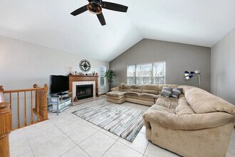 2544 Dickens Dr in Aurora, IL - Building Photo - Building Photo