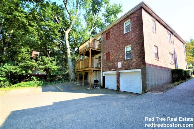 property at 11 Undine Rd