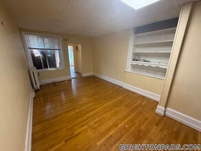 1710 Commonwealth Ave in Boston, MA - Foto de edificio - Building Photo