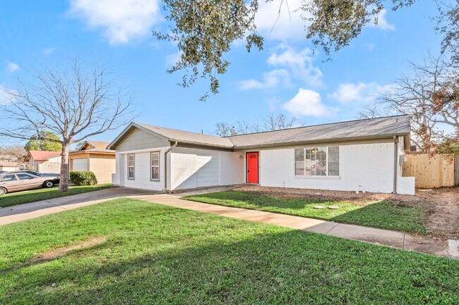 613 Dogwood Cir in Euless, TX - Foto de edificio - Building Photo